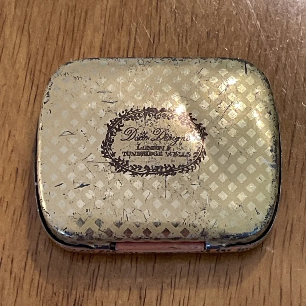 VTG Dodo Designs London & Tunbridge Wells Metal Hinged Pin Tin Trinket Box 1970s
